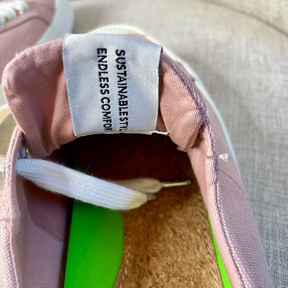 Cariuma Rose Canvas shoes/sneakers. New, never worn. Women Size 9.5/Men Size 8. - Picture 6 of 6